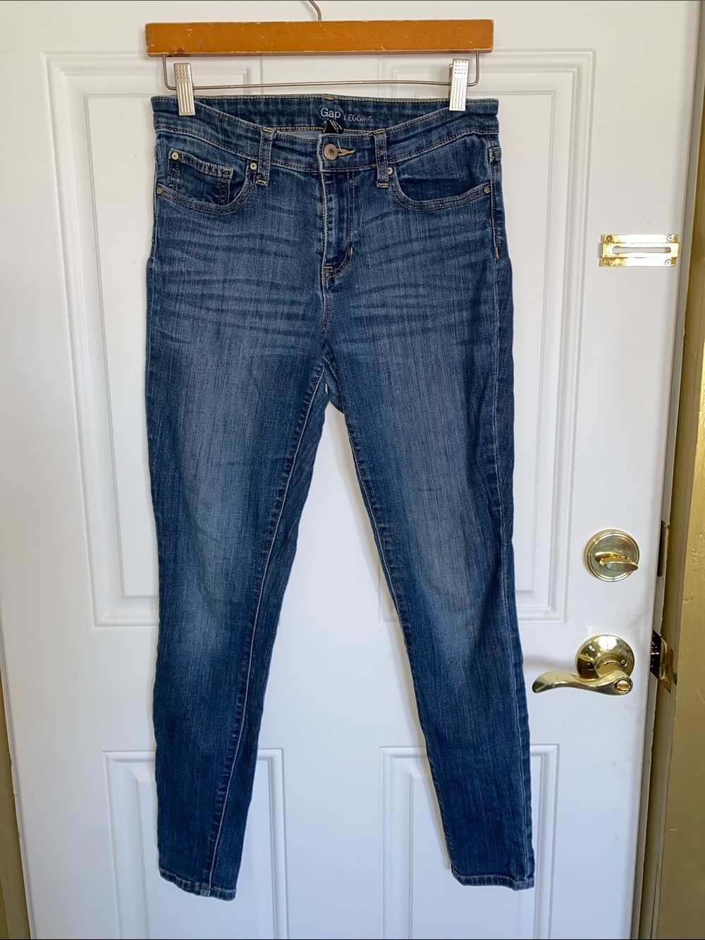 GAP Women's Stretch Skinny Jeans in Medium Blue Wash
